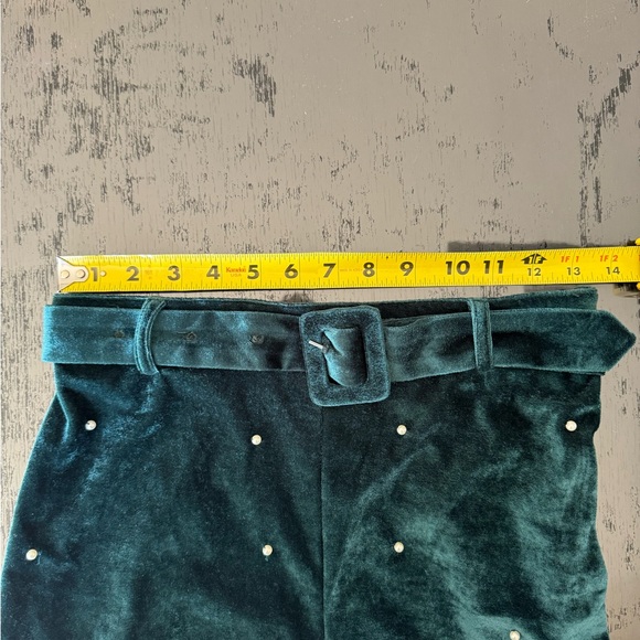 UO Perla Embellished Emerald Velvet Set - Picture 6 of 10